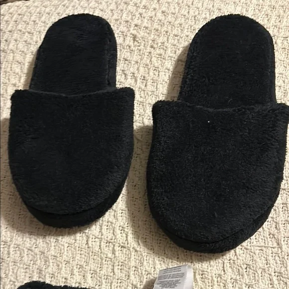 Soft, black kids bath robe and slippers set. New with tags by Sleep & Co Kids - Picture 4 of 6